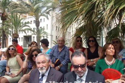 300 civiles juran bandera en el Día de las Fuerzas Armadas en la Rambla de Almería.