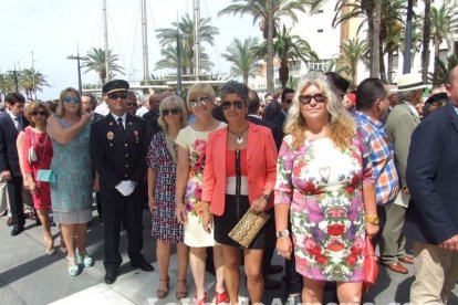 300 civiles juran bandera en el Día de las Fuerzas Armadas en la Rambla de Almería.