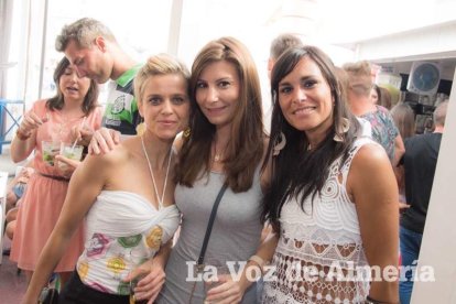 Todas las imágenes de la fiesta 40 en la sala Caramelo de Aguadulce.