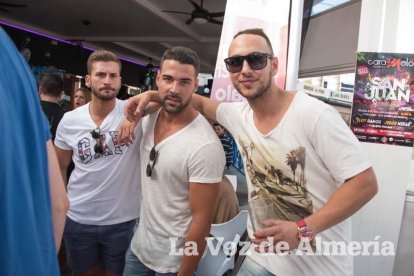 Todas las imágenes de la fiesta 40 en la sala Caramelo de Aguadulce.