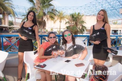 Todas las imágenes de la fiesta 40 en la sala Caramelo de Aguadulce.