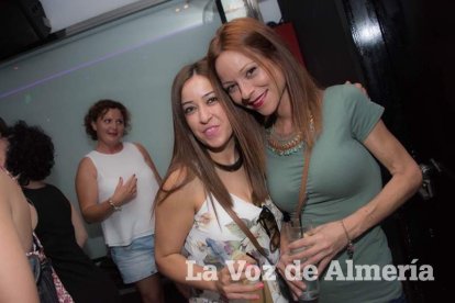 Todas las imágenes de la fiesta 40 en la sala Caramelo de Aguadulce.