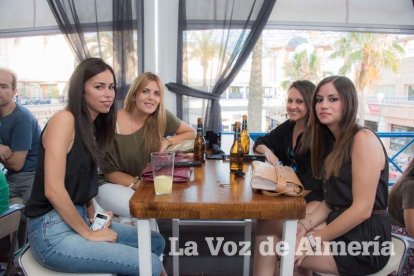 Todas las imágenes de la fiesta 40 en la sala Caramelo de Aguadulce.