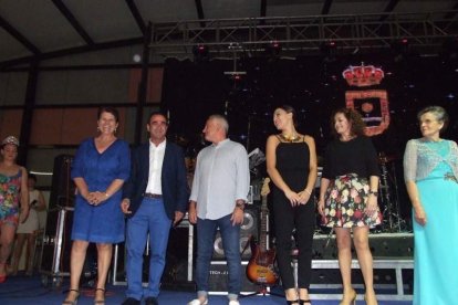 El Pabellón Ferial ha acogido la apertura de las fiestas con la lectura del Pregón pronunciado por el alcalde. Fotos: JA BARRIOS