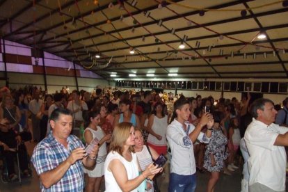 El Pabellón Ferial ha acogido la apertura de las fiestas con la lectura del Pregón pronunciado por el alcalde. Fotos: JA BARRIOS