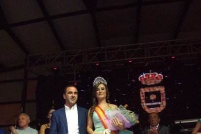 El Pabellón Ferial ha acogido la apertura de las fiestas con la lectura del Pregón pronunciado por el alcalde. Fotos: JA BARRIOS