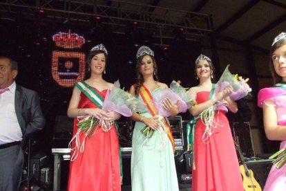 El Pabellón Ferial ha acogido la apertura de las fiestas con la lectura del Pregón pronunciado por el alcalde. Fotos: JA BARRIOS