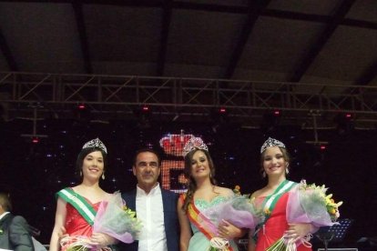 El Pabellón Ferial ha acogido la apertura de las fiestas con la lectura del Pregón pronunciado por el alcalde. Fotos: JA BARRIOS