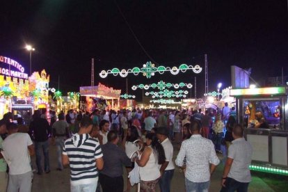El Pabellón Ferial ha acogido la apertura de las fiestas con la lectura del Pregón pronunciado por el alcalde. Fotos: JA BARRIOS