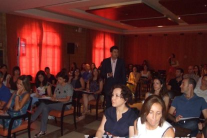 Inaugurado el Curso que organiza el Colegio de Dentistas y la UAL