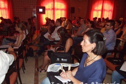 Inaugurado el Curso que organiza el Colegio de Dentistas y la UAL