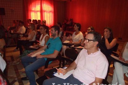 Inaugurado el Curso que organiza el Colegio de Dentistas y la UAL