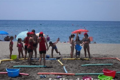 El sonido de las olas llega a la radio un día más a través de los micrófonos