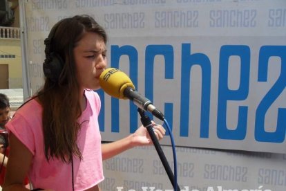 El sonido de las olas llega a la radio un día más a través de los micrófonos