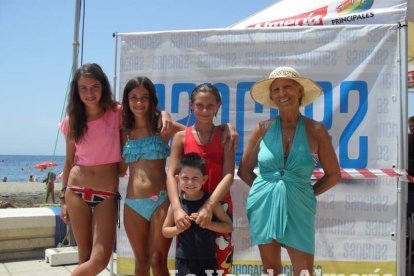 El sonido de las olas llega a la radio un día más a través de los micrófonos