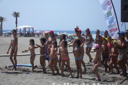 El sonido de las olas llega a la radio un día más a través de los micrófonos