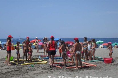 El sonido de las olas llega a la radio un día más a través de los micrófonos