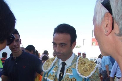 La Plaza de Toros de Roquetas de Mar registró una espectacular entrada y con un impresionante ambiente en los tendidos. FOTOS: JA. BARRIOS