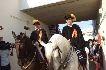 La Plaza de Toros de Roquetas de Mar registró una espectacular entrada en su segundo día y con un gran ambiente en los tendidos. FOTOS: J