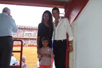 La Plaza de Toros de Roquetas de Mar registró una espectacular entrada en su segundo día y con un gran ambiente en los tendidos. FOTOS: J