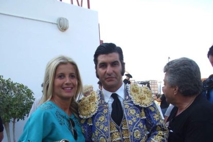 La Plaza de Toros de Roquetas de Mar registró una espectacular entrada en su segundo día y con un gran ambiente en los tendidos. FOTOS: J