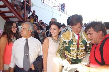 La Plaza de Toros de Roquetas de Mar registró una espectacular entrada en su segundo día y con un gran ambiente en los tendidos. FOTOS: J