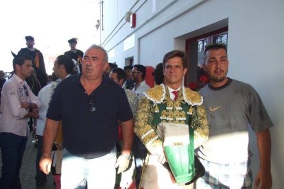 La Plaza de Toros de Roquetas de Mar registró una espectacular entrada en su segundo día y con un gran ambiente en los tendidos. FOTOS: J