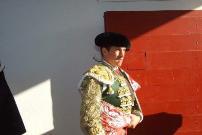 La Plaza de Toros de Roquetas de Mar registró una espectacular entrada en su segundo día y con un gran ambiente en los tendidos. FOTOS: J