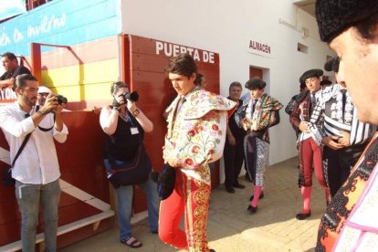 La Plaza de Toros de Roquetas de Mar registró una espectacular entrada en su segundo día y con un gran ambiente en los tendidos. FOTOS: J