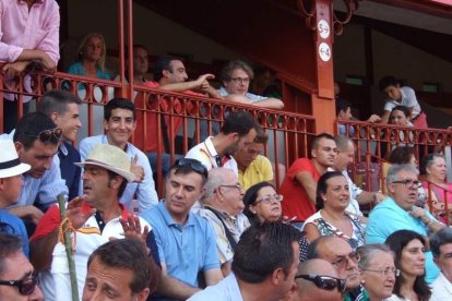 La Plaza de Toros de Roquetas de Mar registró una espectacular entrada en su segundo día y con un gran ambiente en los tendidos. FOTOS: J