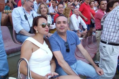 La Plaza de Toros de Roquetas de Mar registró una espectacular entrada en su segundo día y con un gran ambiente en los tendidos. FOTOS: J
