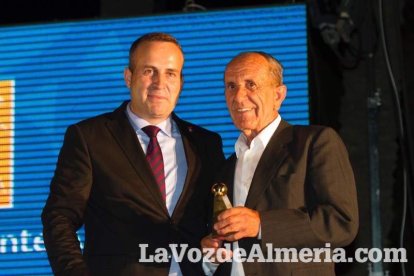 Más de 400 personas llenaron el Palmeral de Vera en los VI Premios del Levante Almeriense