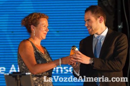 Más de 400 personas llenaron el Palmeral de Vera en los VI Premios del Levante Almeriense