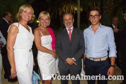 Más de 400 personas llenaron el Palmeral de Vera en los VI Premios del Levante Almeriense