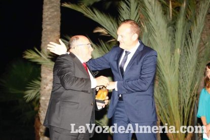 Más de 400 personas llenaron el Palmeral de Vera en los VI Premios del Levante Almeriense