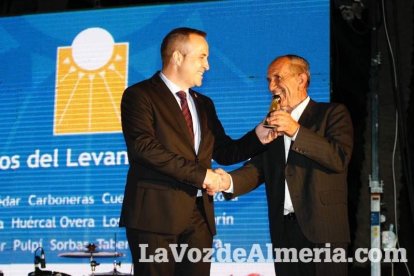Más de 400 personas llenaron el Palmeral de Vera en los VI Premios del Levante Almeriense