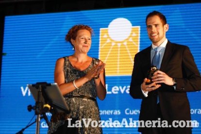 Más de 400 personas llenaron el Palmeral de Vera en los VI Premios del Levante Almeriense