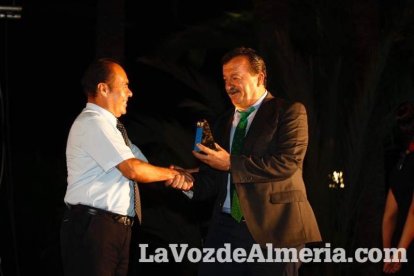 Más de 400 personas llenaron el Palmeral de Vera en los VI Premios del Levante Almeriense