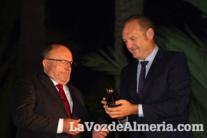 Más de 400 personas llenaron el Palmeral de Vera en los VI Premios del Levante Almeriense
