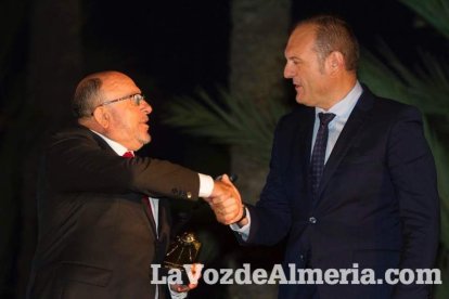 Más de 400 personas llenaron el Palmeral de Vera en los VI Premios del Levante Almeriense