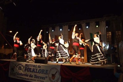 La Agrupación Folclórica Antonio de Torres, de La Cañada, celebró sus 25 años de existencia