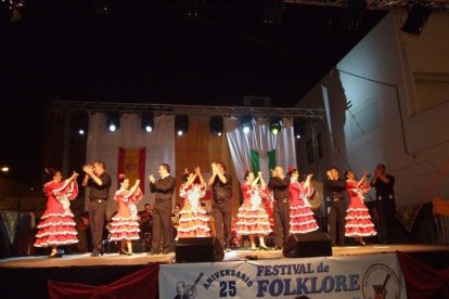 La Agrupación Folclórica Antonio de Torres, de La Cañada, celebró sus 25 años de existencia