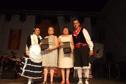 La Agrupación Folclórica Antonio de Torres, de La Cañada, celebró sus 25 años de existencia