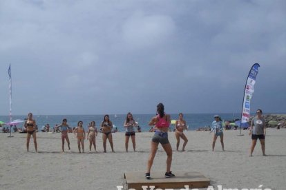 Arena, juegos, baile e invitados para que el programa vaya sobre ruedas