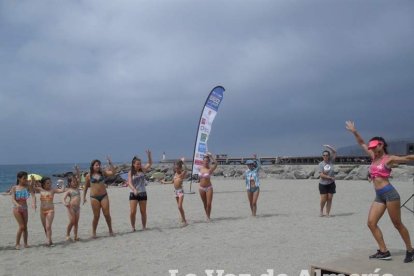 Arena, juegos, baile e invitados para que el programa vaya sobre ruedas