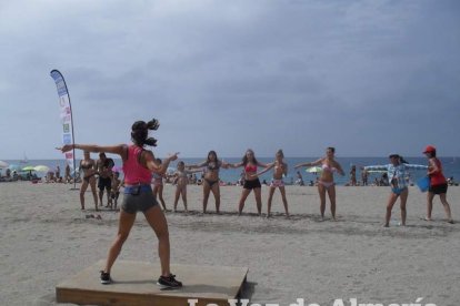 Arena, juegos, baile e invitados para que el programa vaya sobre ruedas
