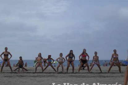 Arena, juegos, baile e invitados para que el programa vaya sobre ruedas