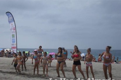 Arena, juegos, baile e invitados para que el programa vaya sobre ruedas