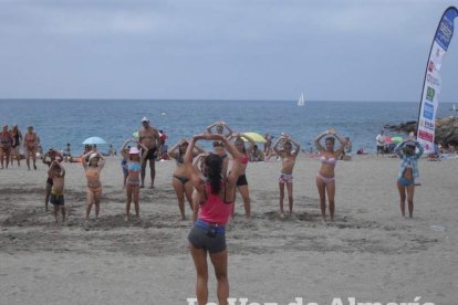 Arena, juegos, baile e invitados para que el programa vaya sobre ruedas