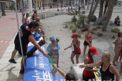 Arena, juegos, baile e invitados para que el programa vaya sobre ruedas